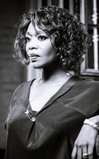 Alfre Woodard RcXiuH7Y_o