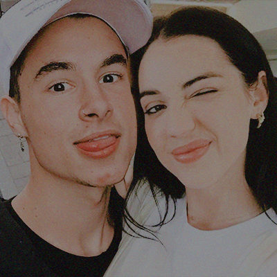 Voir un profil - Mickey Ainsworth WRrbryAh_o