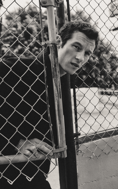 Callum Turner  KsdJLp22_o