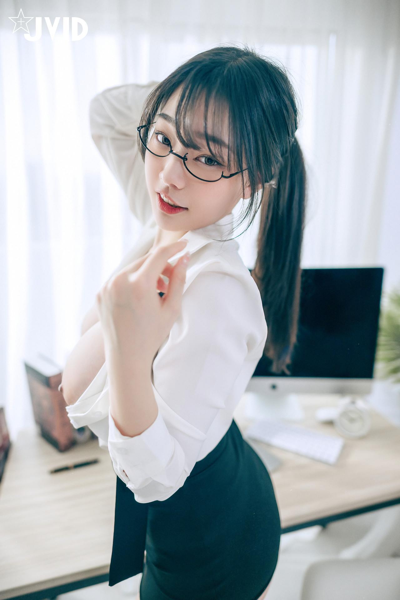 JVID 苡昕Slivia – 超巨乳女秘書 Set.01(25)
