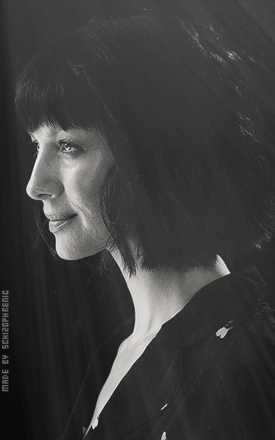 Caitriona Balfe LQg9ObKc_o