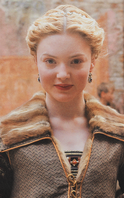 Holliday Grainger L7DKCwAy_o