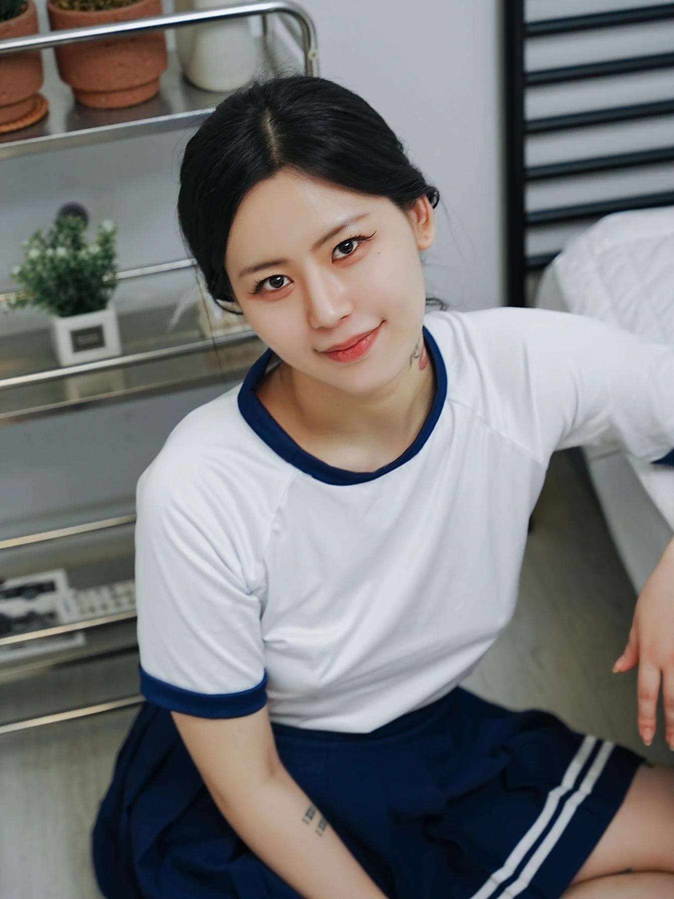 Choi Ri 최리, Photobook Vol.01 「Bloomers」 Set.02(5)