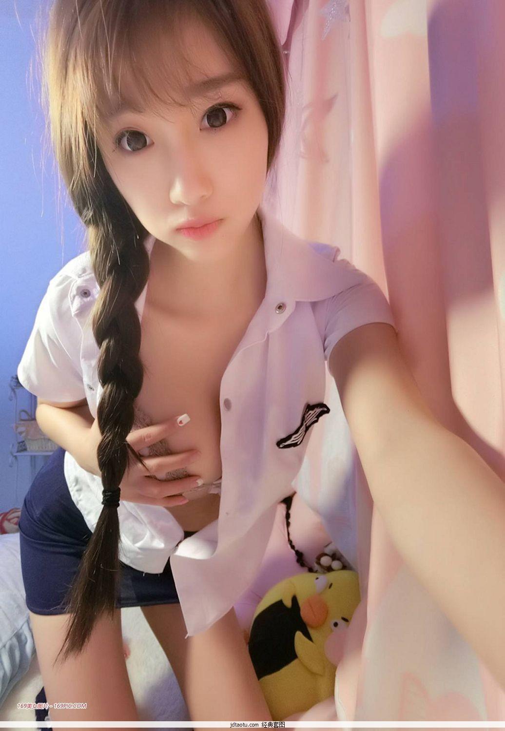 自恋女孩杨晨晨sugar小甜心CCSugar制服秀(28)