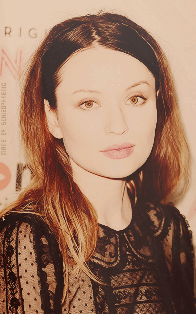 Emily Browning AsEUcbeh_o