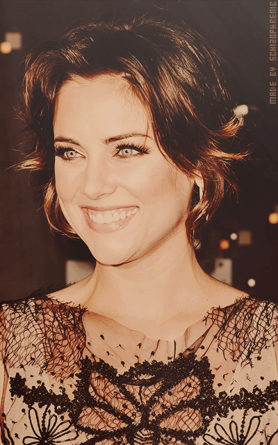 Jessica Stroup Kli6WDYl_o