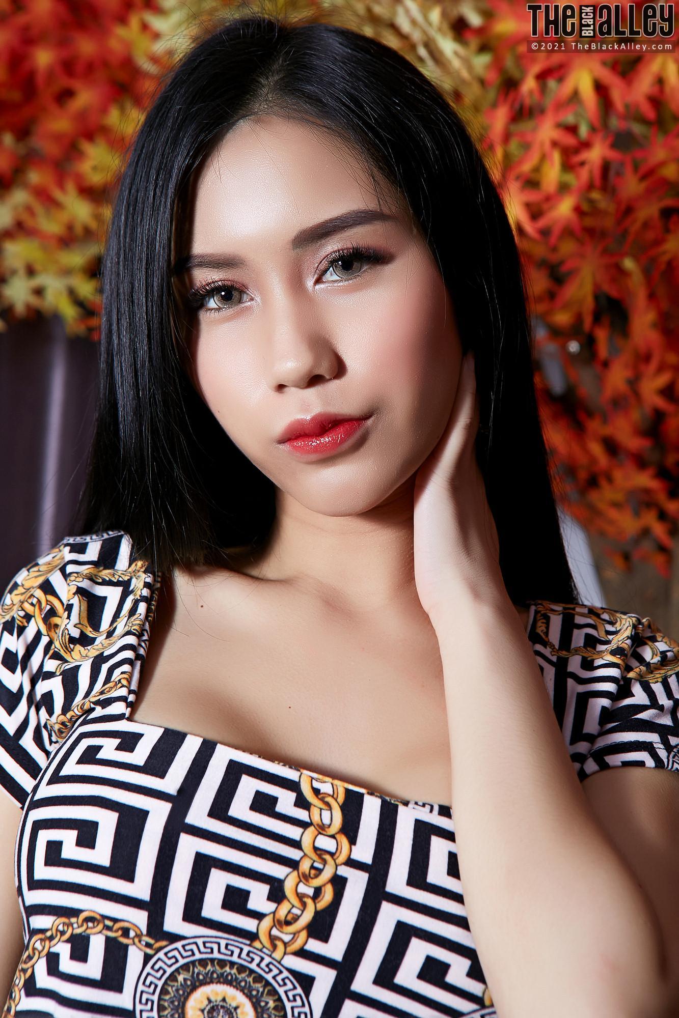 Evelynne The Black Alley Photobook Set.03(9)