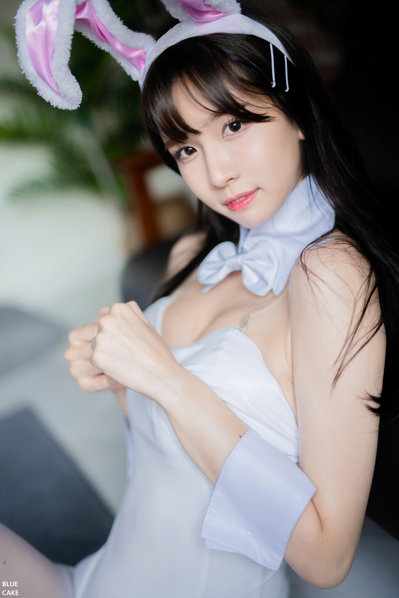 Lee Ahrin 이아린, BlueCake ‘White Black Bunny’ Set.01(34)