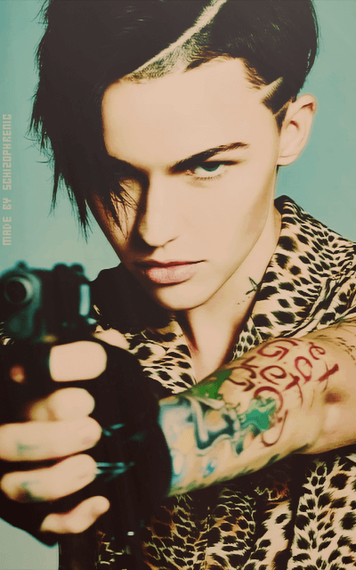 Ruby Rose 1dyQrfAZ_o