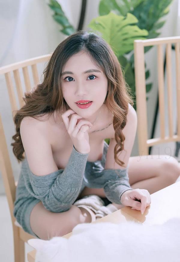 知性美女Jessica - 休闲时光逗猫记(27)