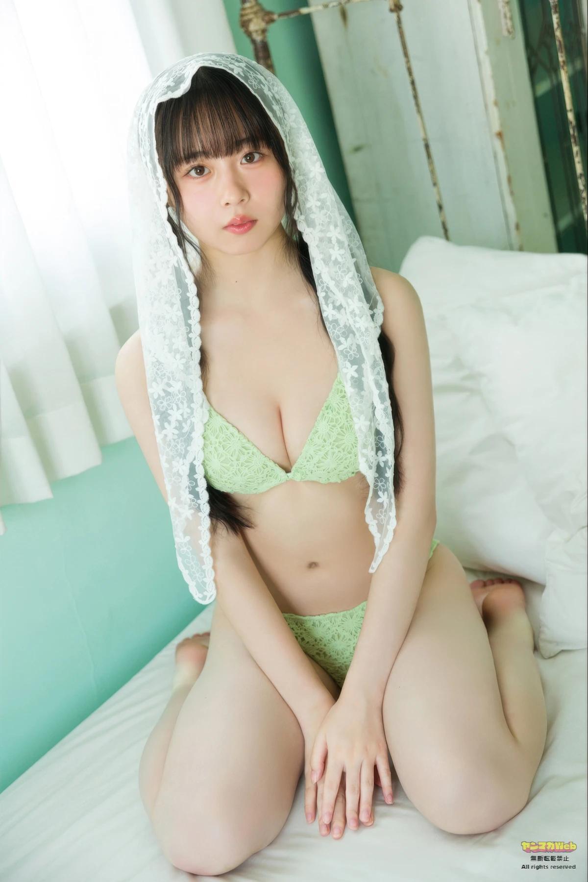 Rina Nakahata 中畑里捺, Young Magazine 2025 No.46 (ヤングマガジン 2025年46号)(8)
