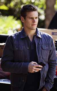 Zach Roerig  5nq9NwtN_o