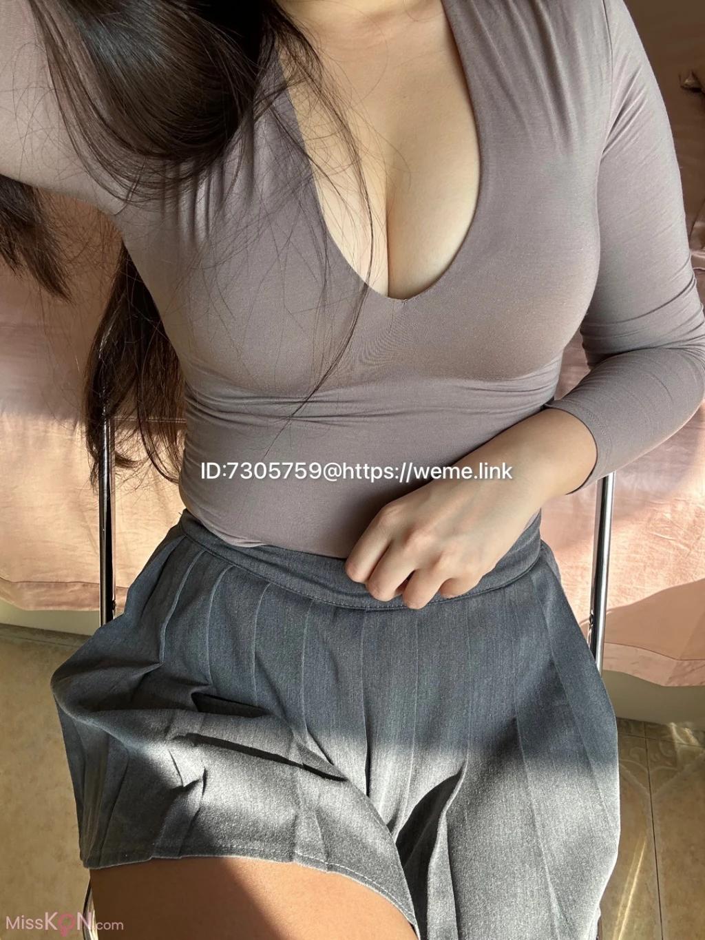 美邵女Baby: 棕色丝袜 (60 photos)
