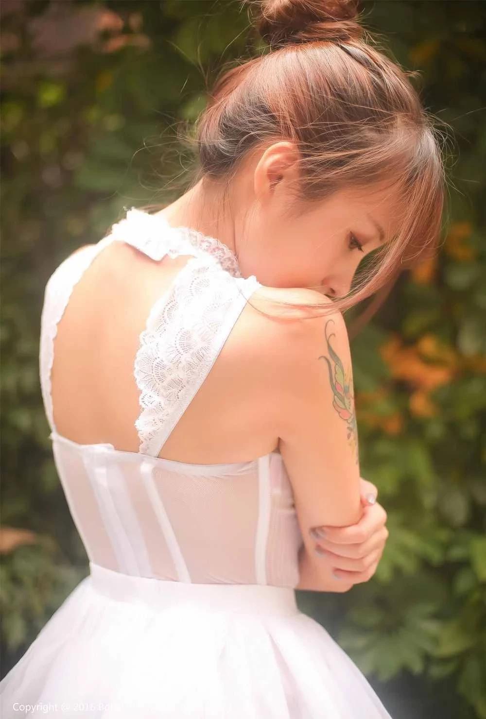 颓废气质的网红美女夏美酱粉色睡衣与白色紧身芭蕾裙让人有种窒息感 (46P)(31)