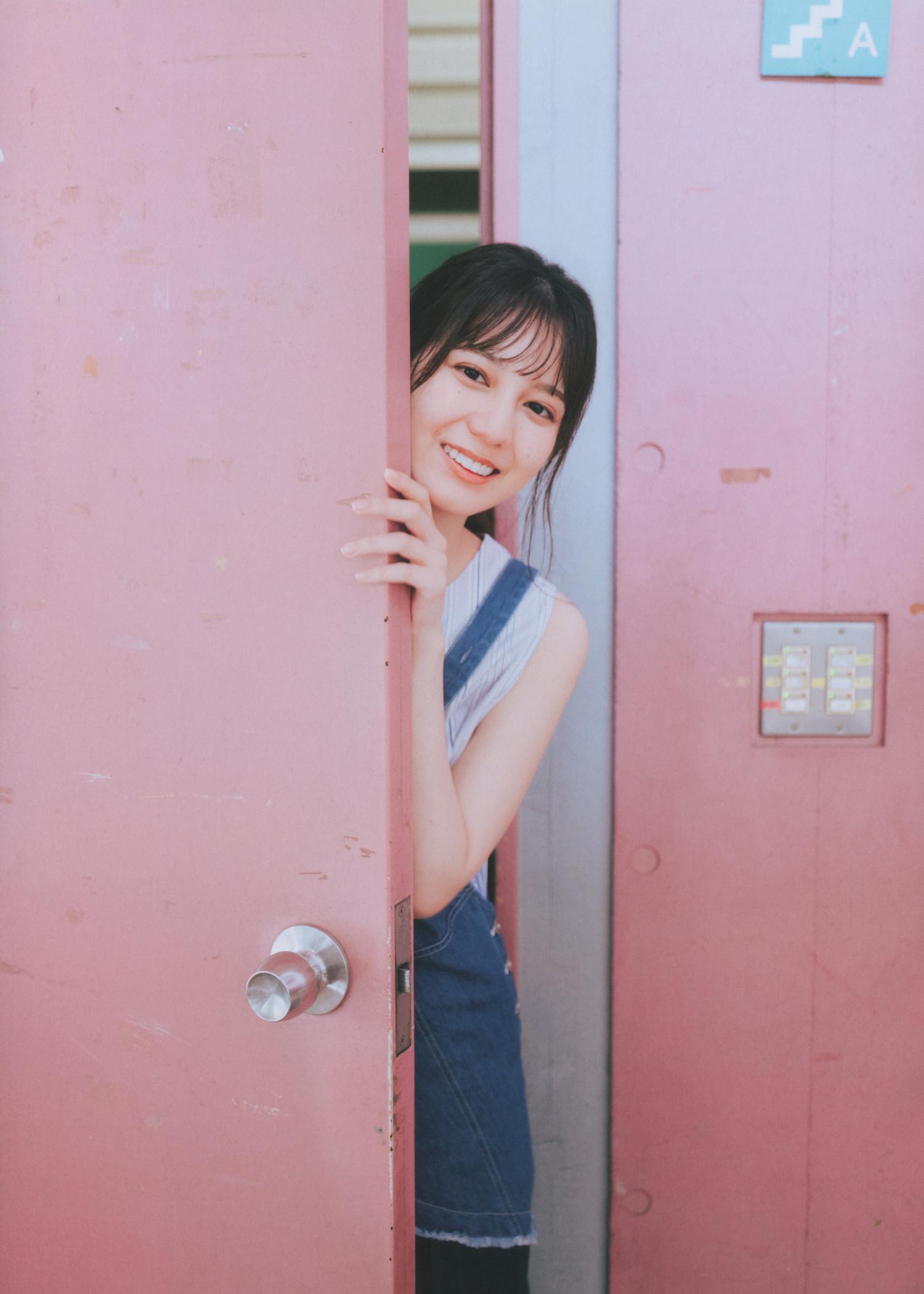 Nao Kosaka 小坂菜緒, B.L.T. 2022.11 (ビー・エル・ティー 2022年11月号)(10)