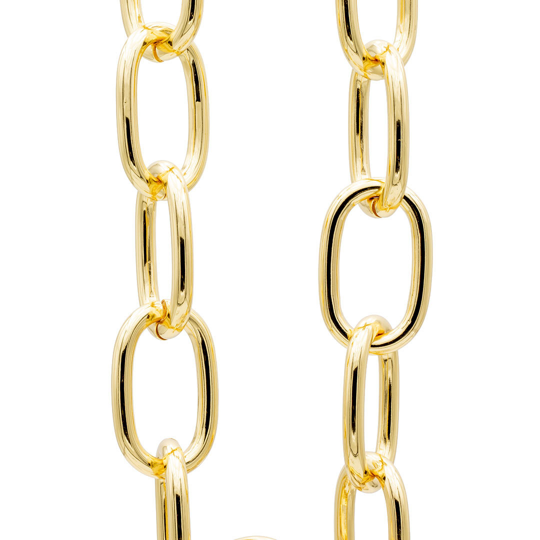 particolare ingrandito della collana da donna con catena ovale grande placcata oro francesca bianchi design