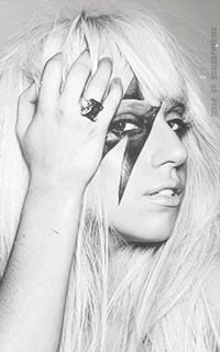 Lady Gaga Q4v6dVc0_o