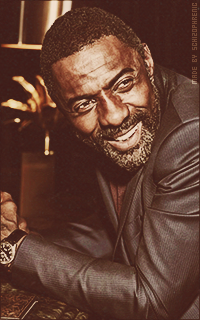 Idris Elba 7hYaKDSn_o