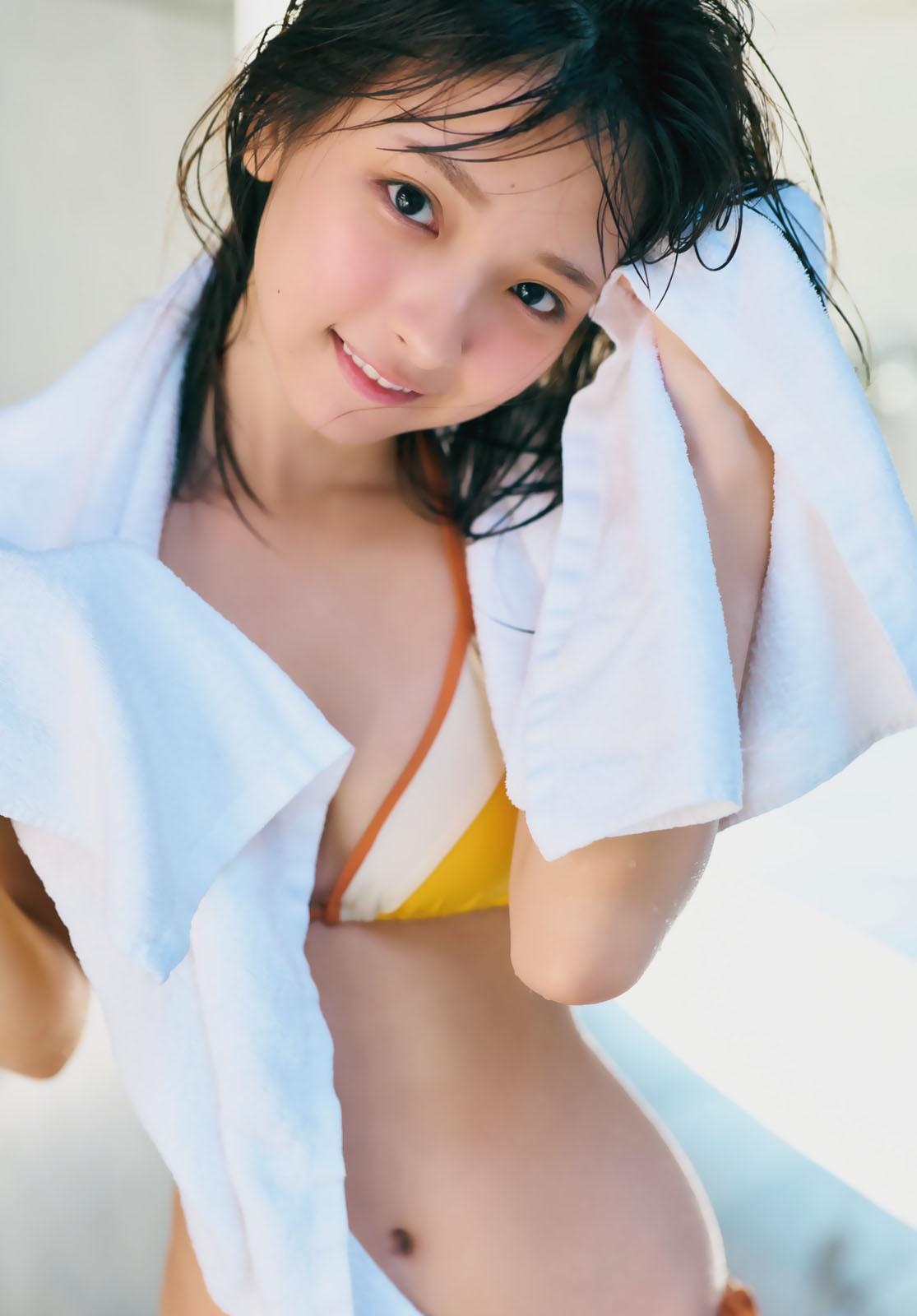 Runa Ichinose 一ノ瀬瑠菜, Shonen Magazine 2025 No.01 (週刊少年マガジン 2025年1号)(6)