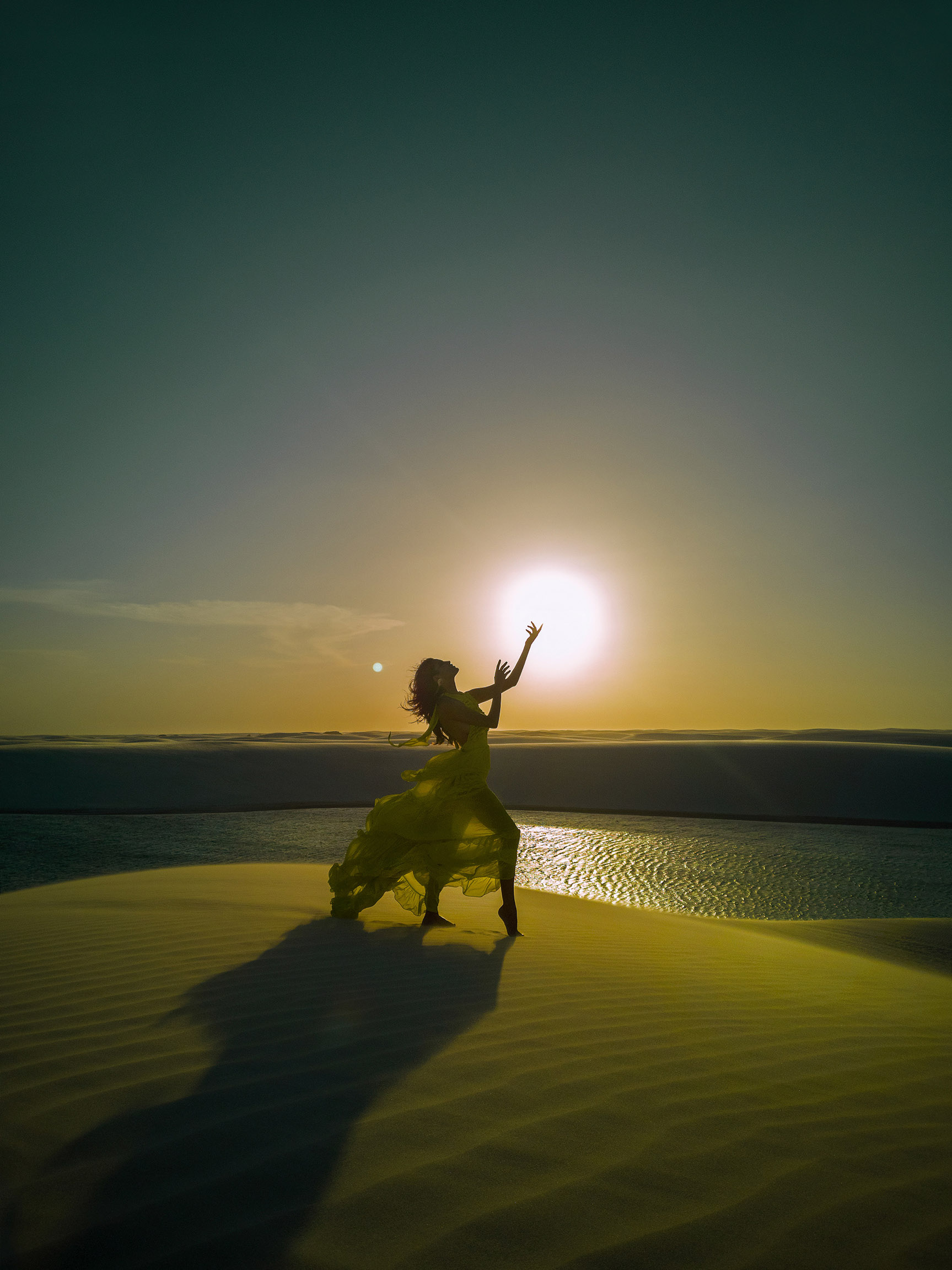 Nohemi Hermosillo by Jvdas Berra / Huawei Mate 20 Campaign Nohemi Hermosillo by Jvdas Berra / Huawei Mate 20 Campaign