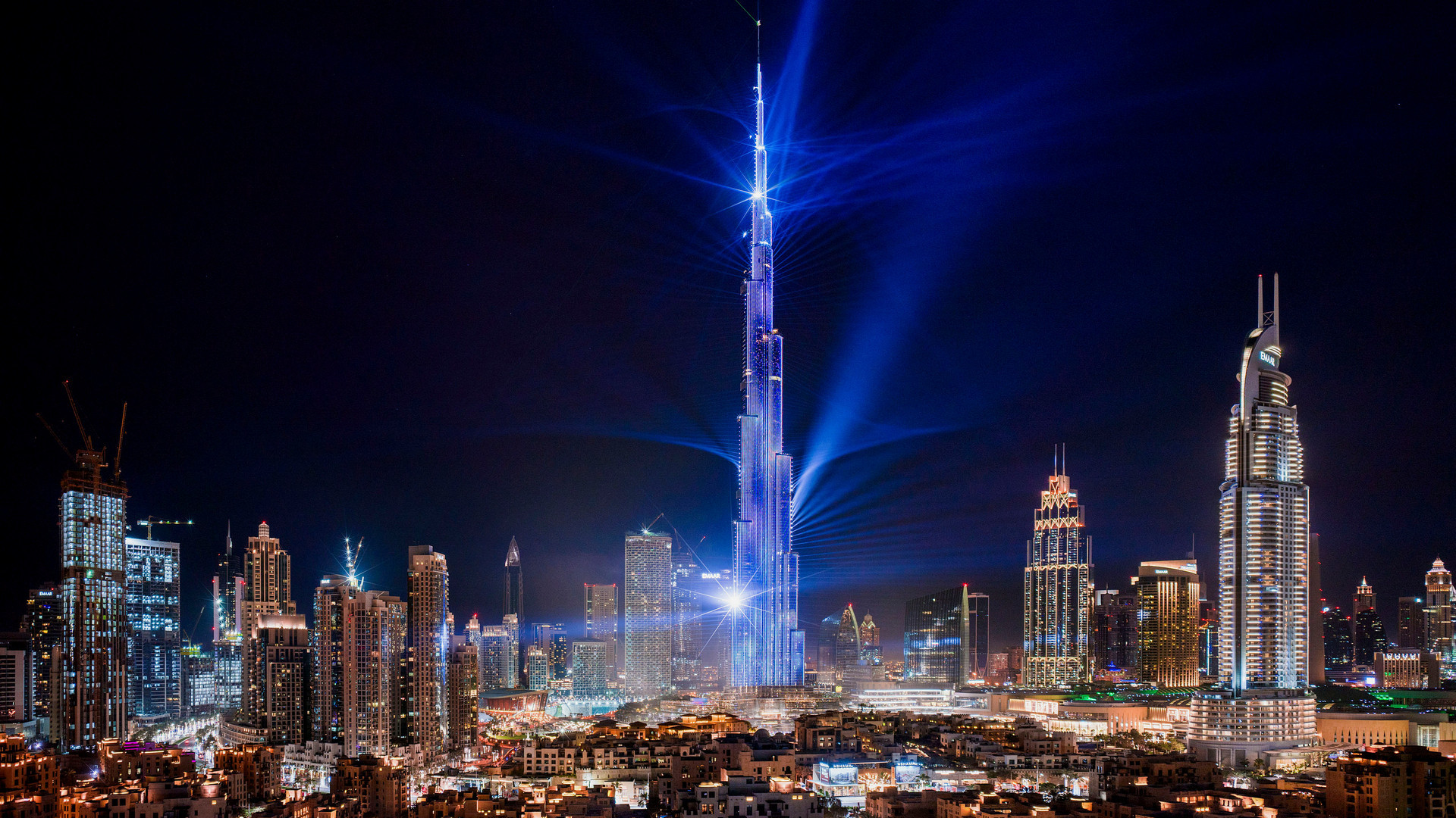 1_CATERS_Dubai_lasers_002.jpg