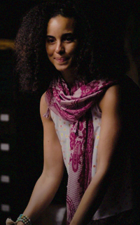 Parisa Fitz-Henley YjMa6Gx9_o