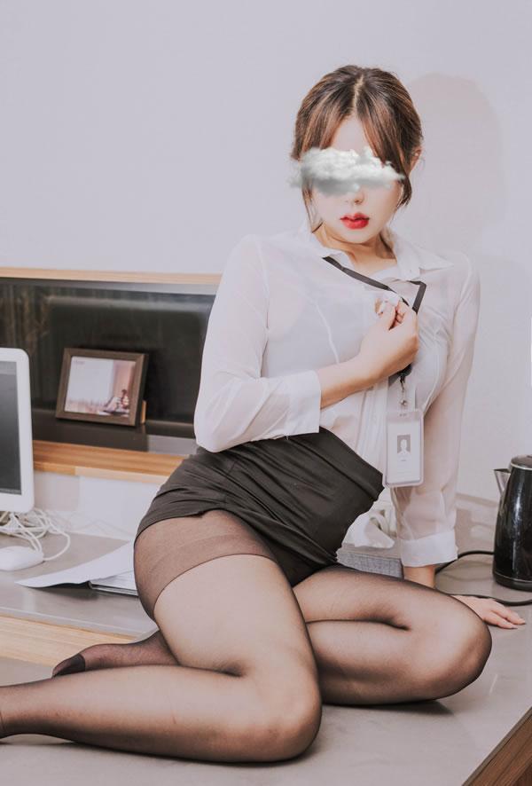 巨乳美女Cony化身Office Girl胸部诱人(5)