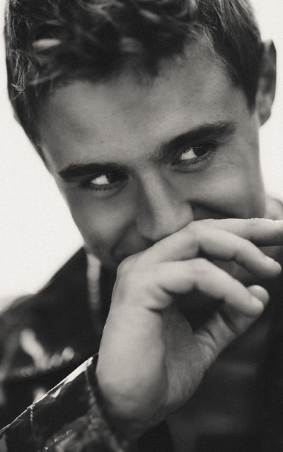 Max Irons OutoDgSp_o