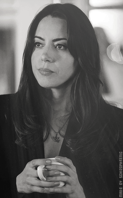 Aubrey Plaza QtJrPU80_o