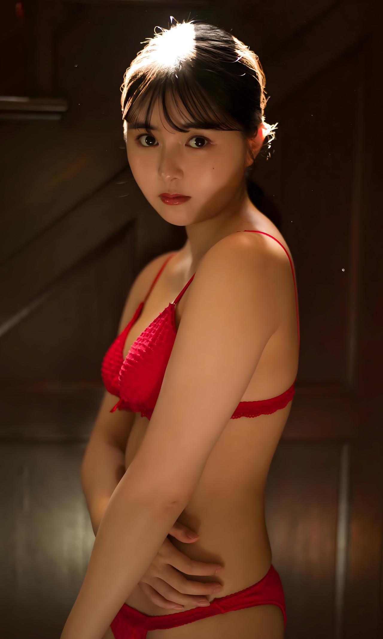 Sakina Tonchiki 頓知気さきな, デジタル写真集 「夏の金魚」 Set.02(19)