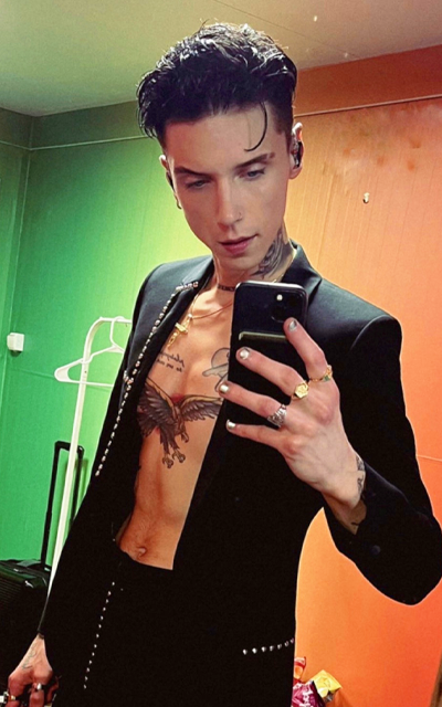 Andy Biersack JHBxJnlH_o