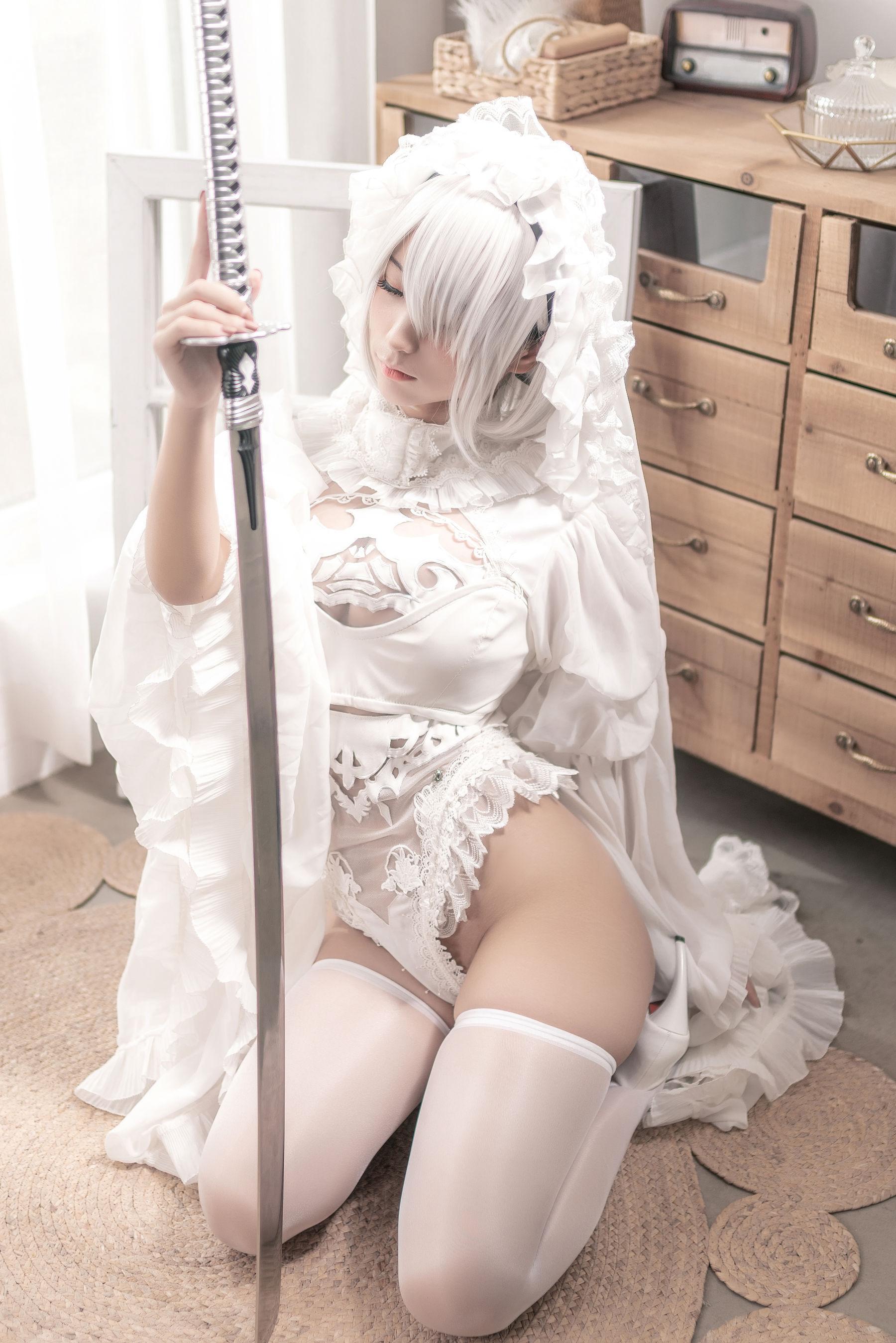 [Cosplay] 蠢沫沫 – 尼尔纪元 白花嫁 写真套图(15)