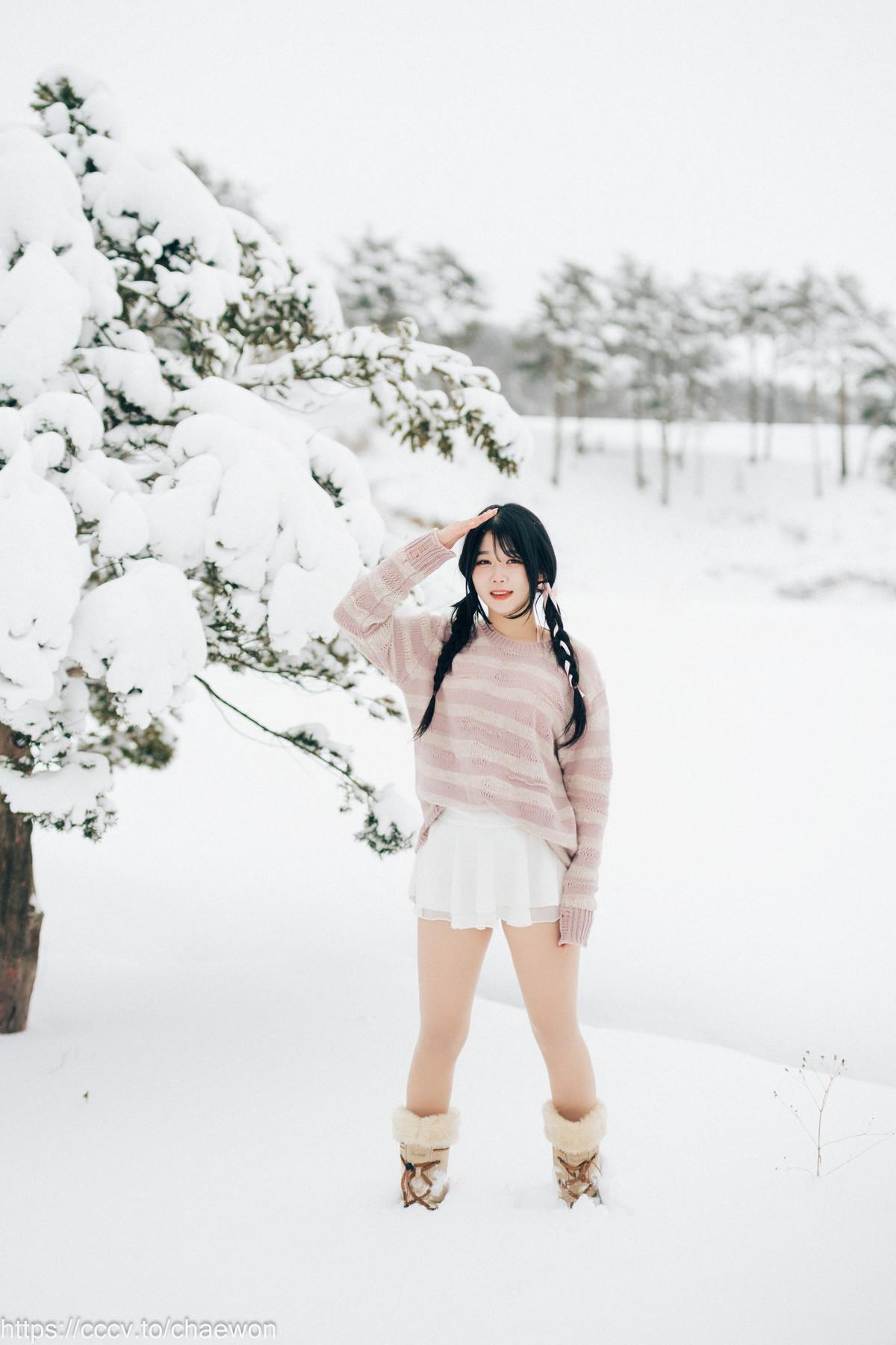 ZIA.Kwon 권지아, [Loozy] Snow Girl Set.01(1)