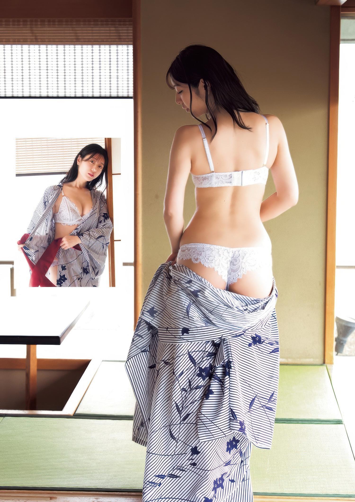 Yumeno Shirato 白戸ゆめの, Young Jump 2025 No.32 (ヤングジャンプ 2025年32号)(7)