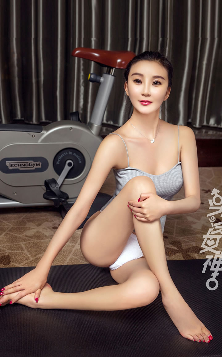 Toutiao headline goddess Linlin yoga pretty woman 2