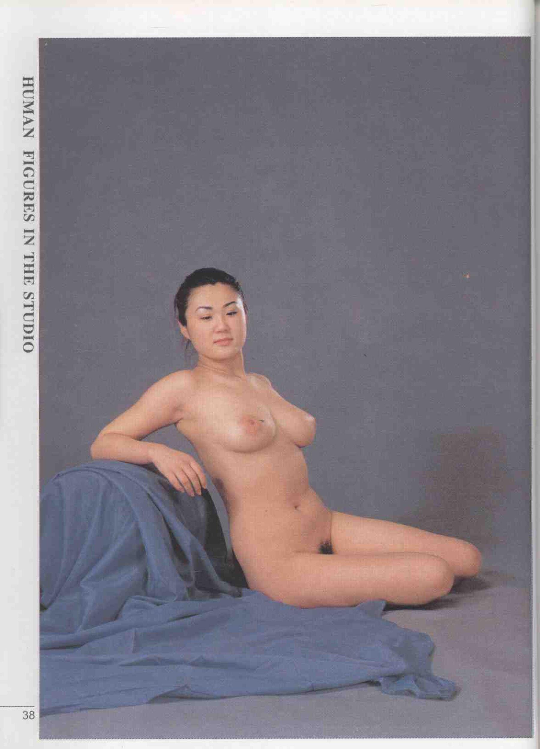 书籍扫描 实用人体模特摄影·坐姿篇(43)