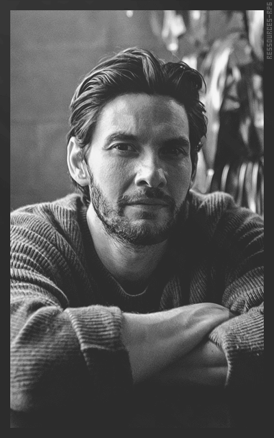 Ben Barnes - Page 2 LKK7hlUf_o