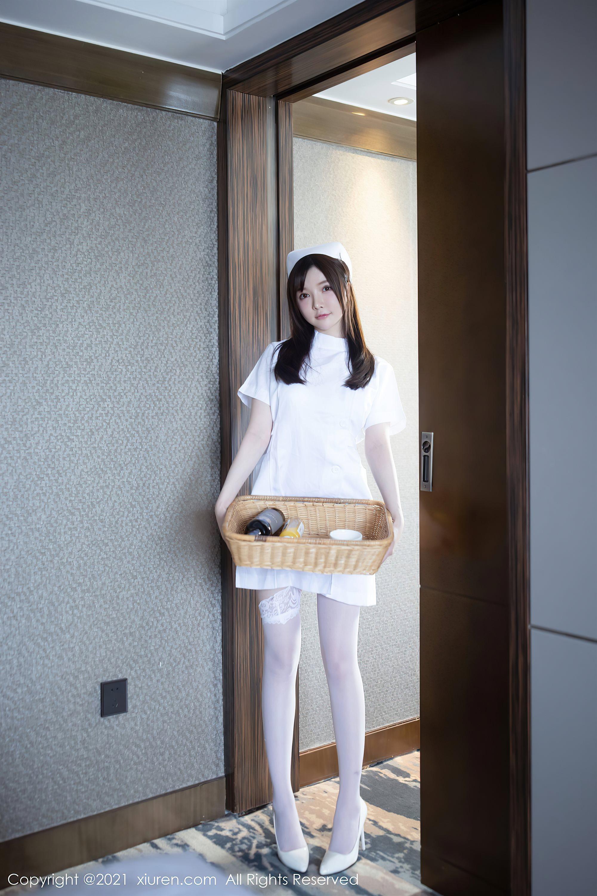 [XiuRen秀人网]No.3114 女神糯美子Mini洁白护士制服主题私房蕾丝内衣秀豪乳翘臀诱惑写真(17)
