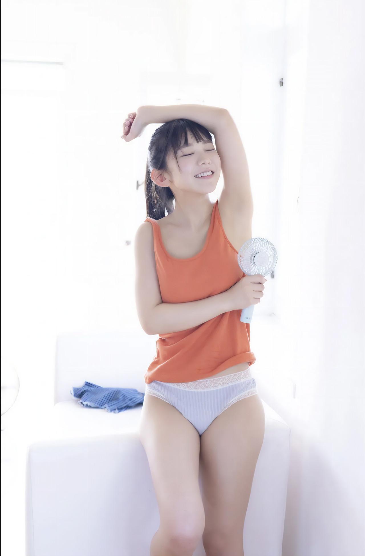 Marina Nagasawa 長澤茉里奈, FRIDAYデジタル写真集 「まりちゅうイーツのお届けでーす！」 Set.01(23)