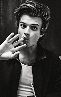 Joe Keery FZqGE7Fl_o