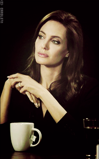 Angelina Jolie ZOdSqpBQ_o
