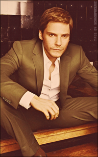 Daniel Brühl B8FNJ6C1_o