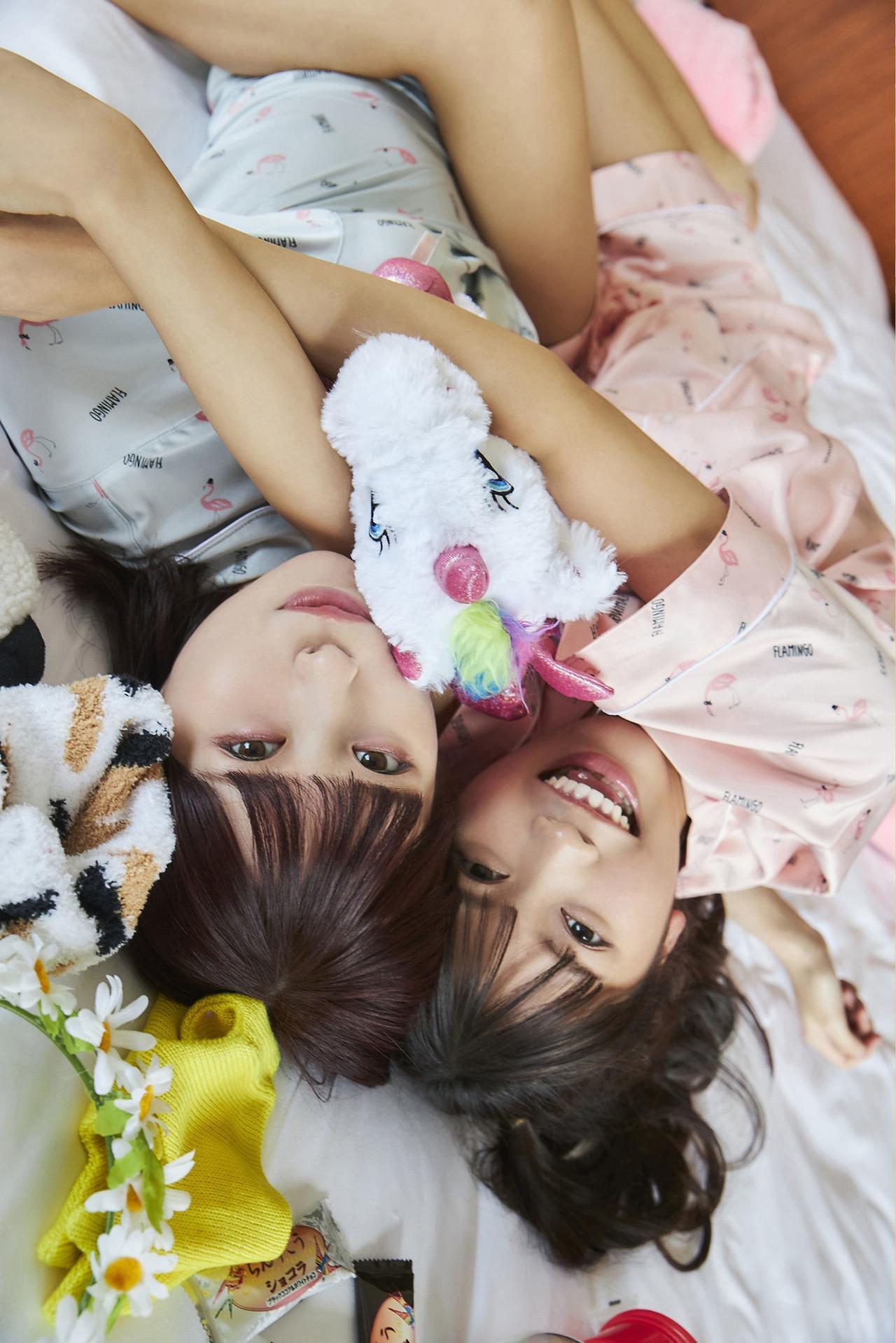 松下玲緒菜&宮内凛, ヤングガンガンデジタル限定写真集 「Dear Girls」 Set.02(13)