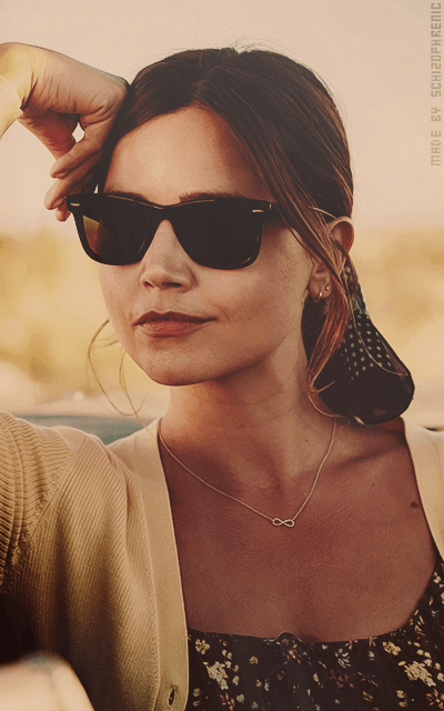 Jenna Coleman Y0Un8iDc_o