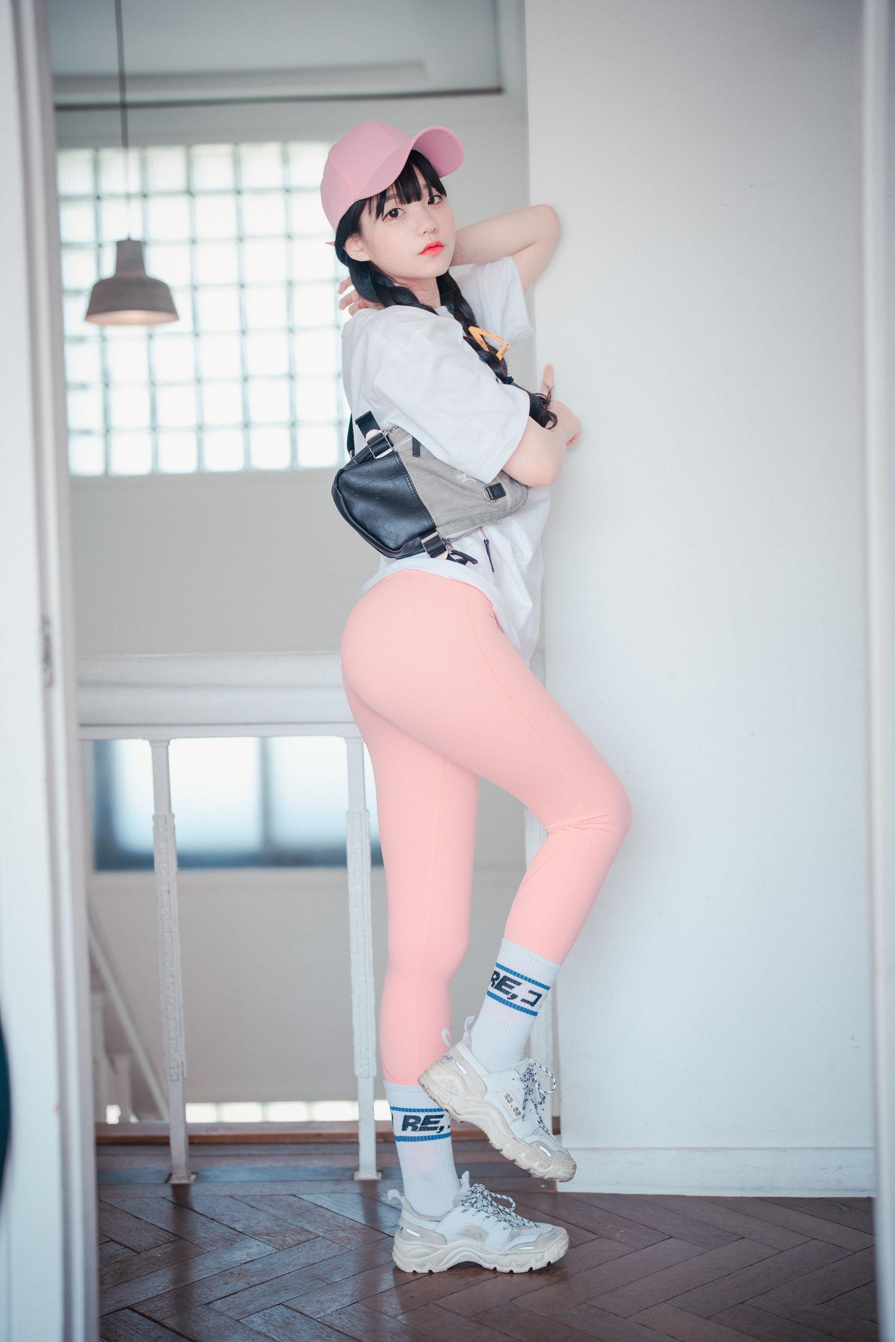 [DJAWA] Jenny – Loose and Tight Pink 写真套图(16)