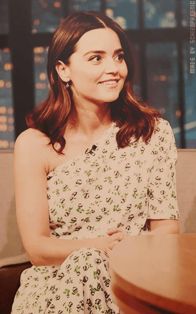 Jenna Coleman Q6f64smd_o