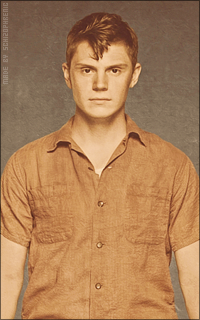 Evan Peters WJb5jeV0_o