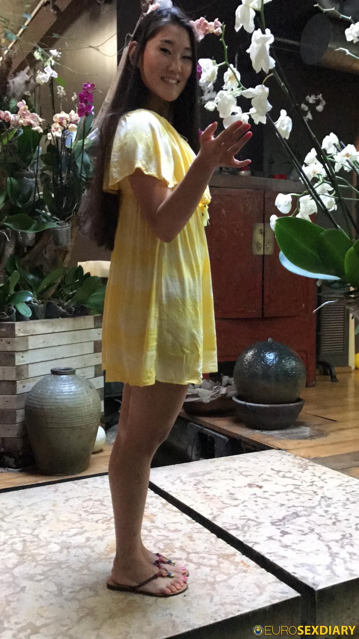 Sexy Asian babe Fang lifts up her yellow dress and takes a dick in a POV show(3)