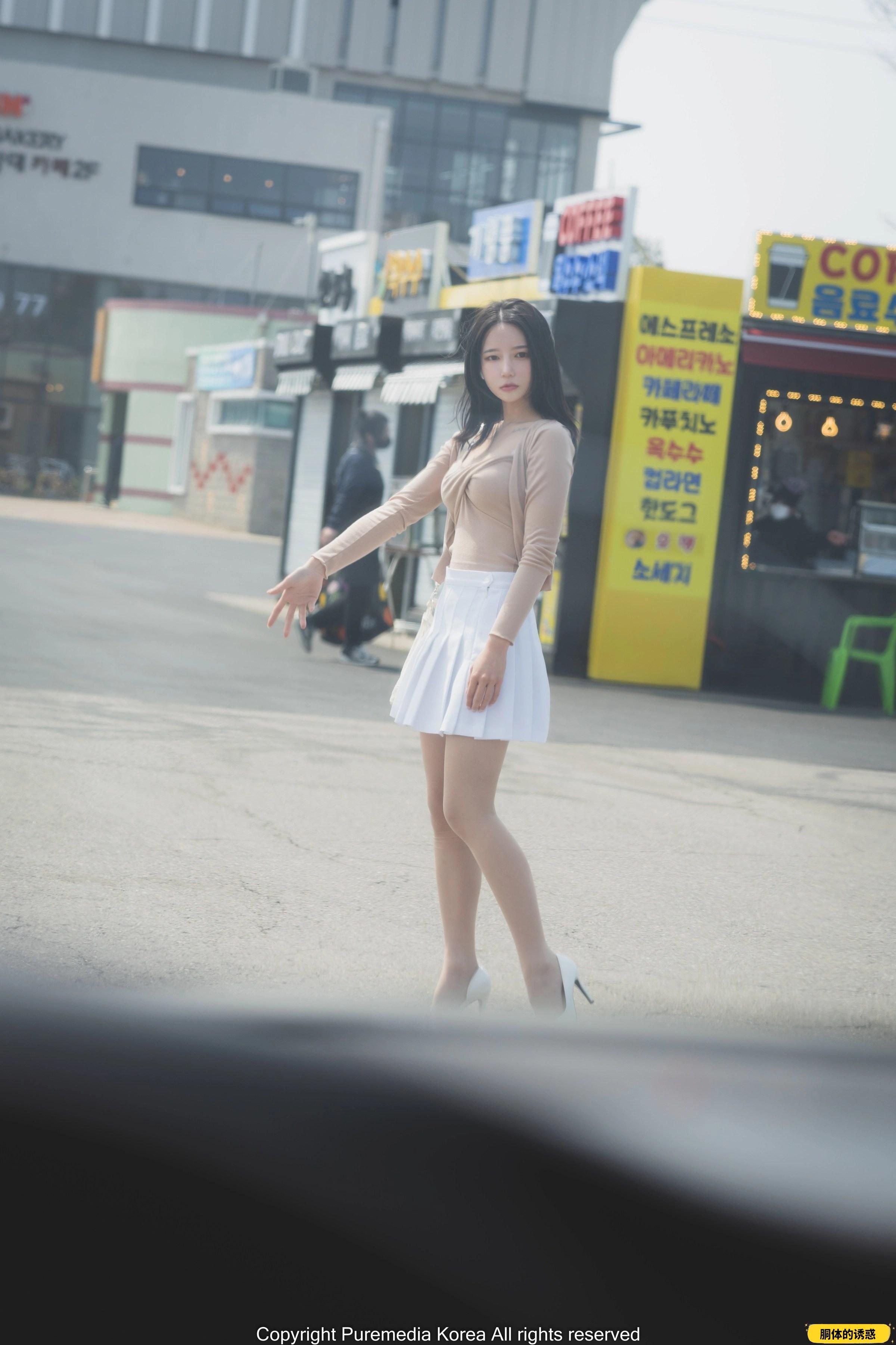 Yeha 예하 PURE MEDIA VOL.176 in the car [102P]