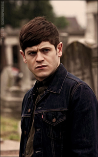 Iwan Rheon V2of86aV_o